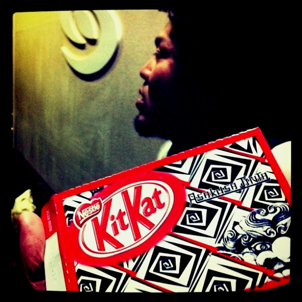 e382b7e383bce382b5e383bce38195e38293e381a8kitkat